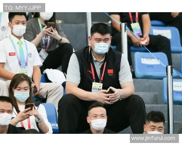 姚明巴洛携手共创篮球传奇展现体育精神与友谊的力量