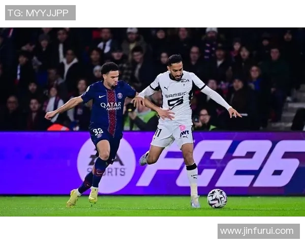 巴黎圣日耳曼大胜莱比锡帽子戏法引发全场狂欢战术分析揭秘