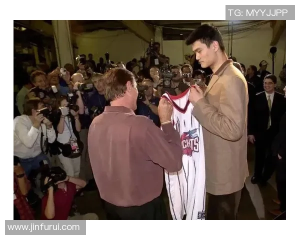 对手眼中的姚明：巨人背后的实力与挑战