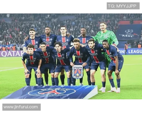 欧冠大战切尔西与巴黎圣日耳曼激战成平局乌龙球成全场焦点分析