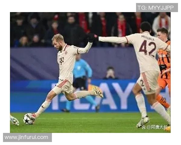 欧冠焦点战拜仁大胜波尔图争议判罚引发全场热议