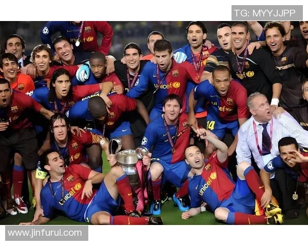 西甲激战：拜仁与巴萨战成平局红牌事件引发全场热议