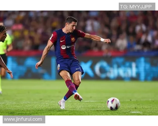 德甲精彩对决巴萨3-0战胜多特蒙德补时进球点燃全场激情