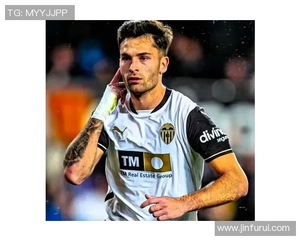 友谊赛精彩对决那不勒斯与皇马战成平局逆转瞬间引发全场热烈反响