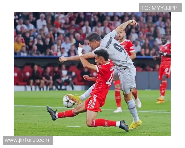 欧冠激战：拜仁与热刺鏖战成平局神扑瞬间成焦点解析战术布置