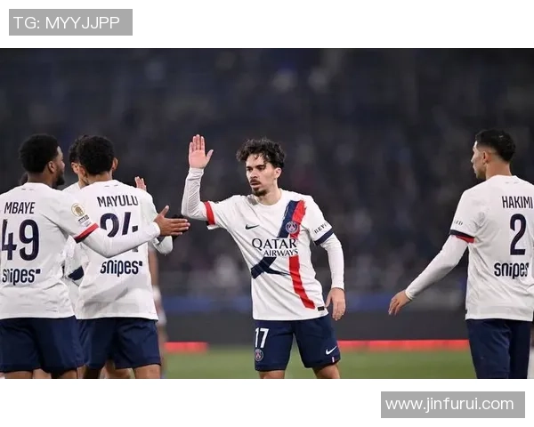 英超精彩对决那不勒斯小胜巴黎圣日耳曼红牌事件引发全场热议与战术分析