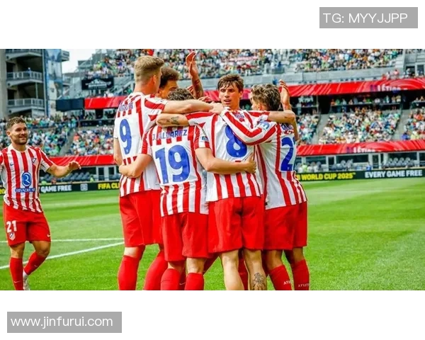 西甲激战巴萨险胜马竞四比三转会传闻再度升温引发热议