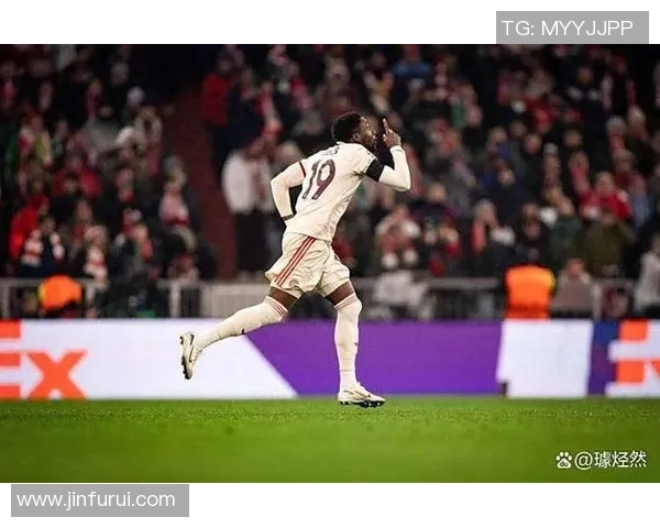 中超激战：拜仁逆转尤文图斯6比2全场沸腾瞬间解析