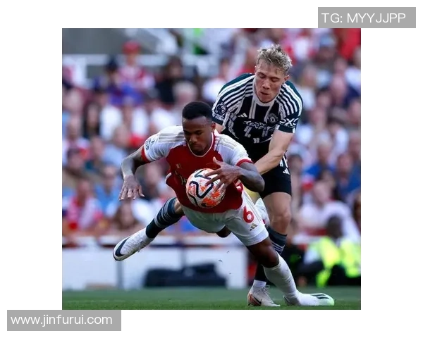 德甲焦点战曼联与阿森纳战成平局绝杀瞬间点燃全场激情