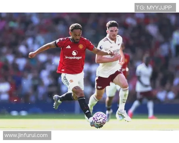 德甲激战拜仁与阿森纳握手言和乌龙球引发全场争议判罚热议